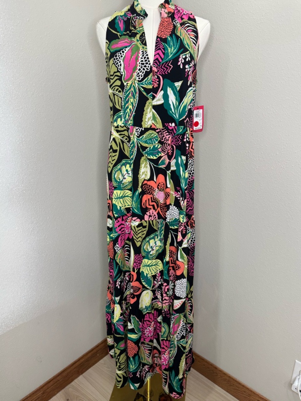 Vince Camuto Getaway Tropical Maxi Dress Small NWT VNeck Colorful Resort